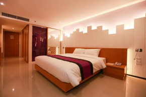  The Whisper Hotel  Паттайя